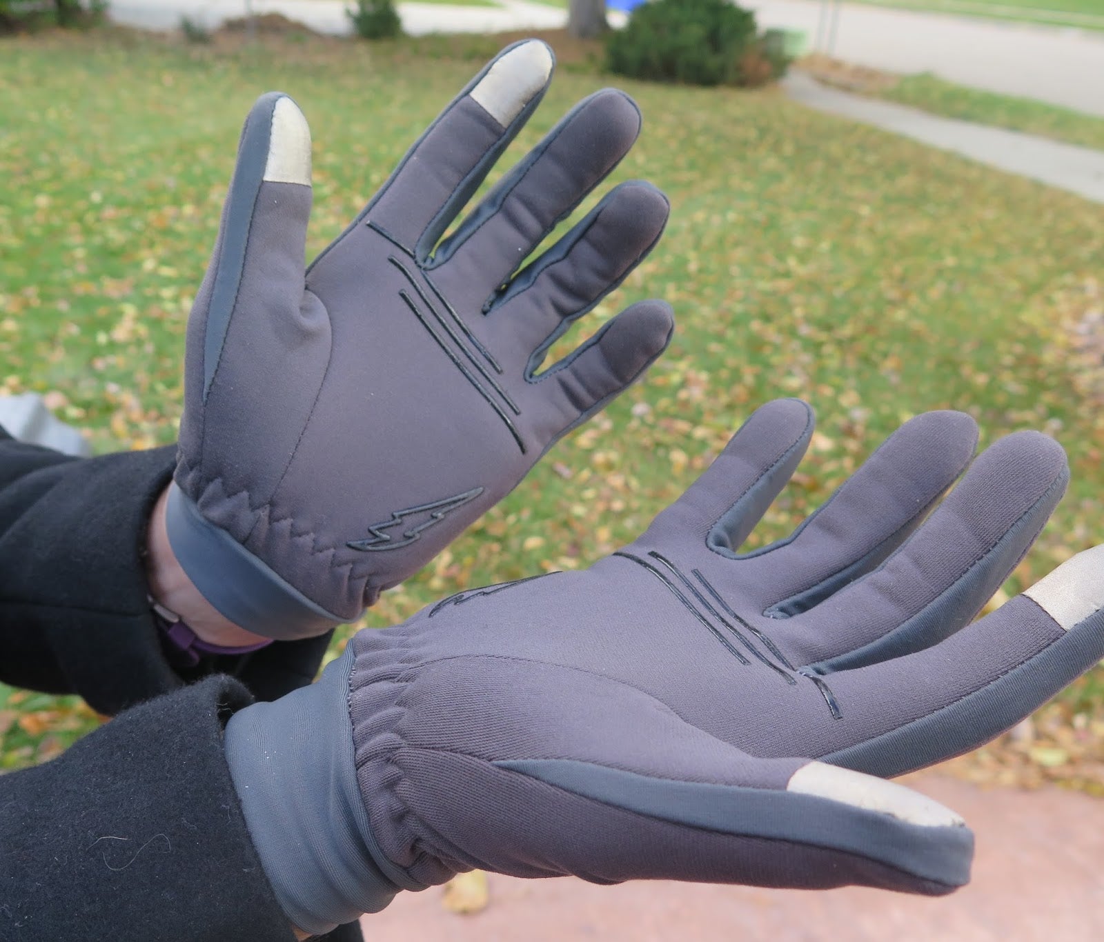 How To Clean The Leather Gloves With Running Water
